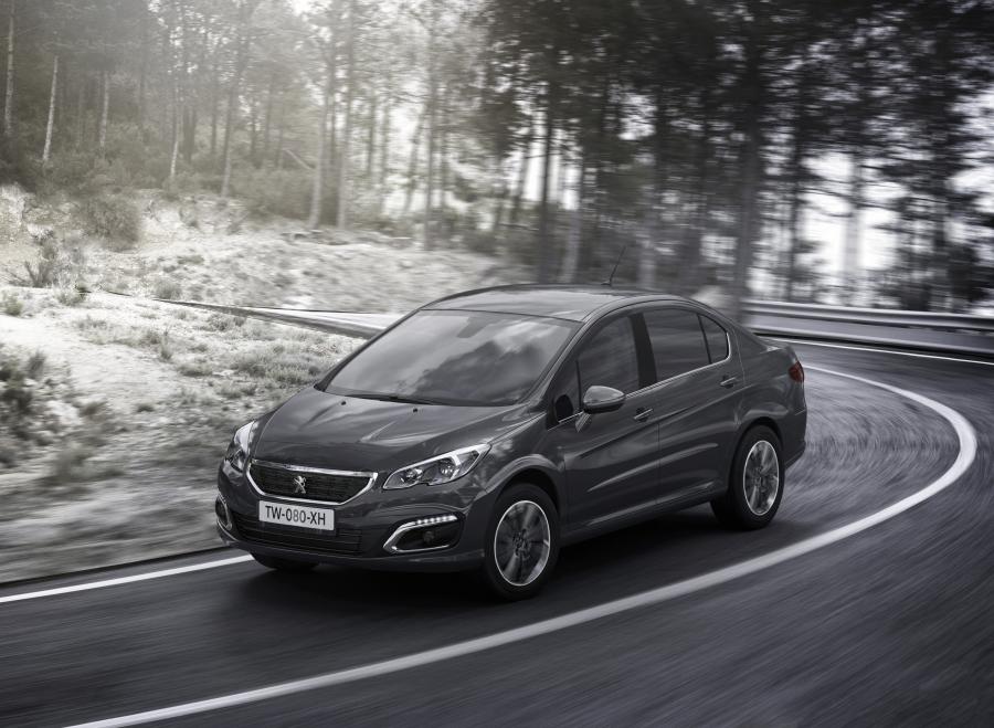  Peugeot 408 2017 года  (RU) (фото 3 из 20)